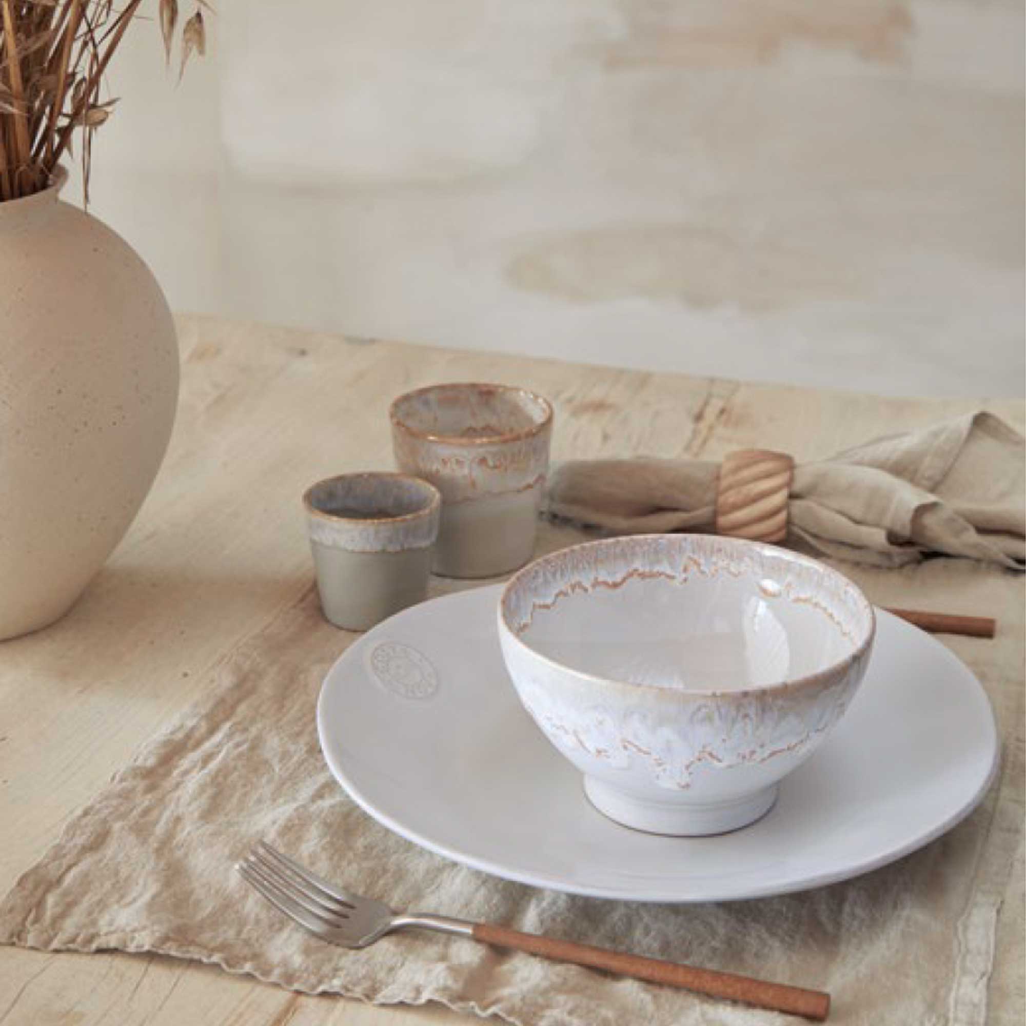 essteller weiss rund 27 cm speiseteller neutral tones ibiza strandhaus geschirr beachhaus soulbirdee onlineshop