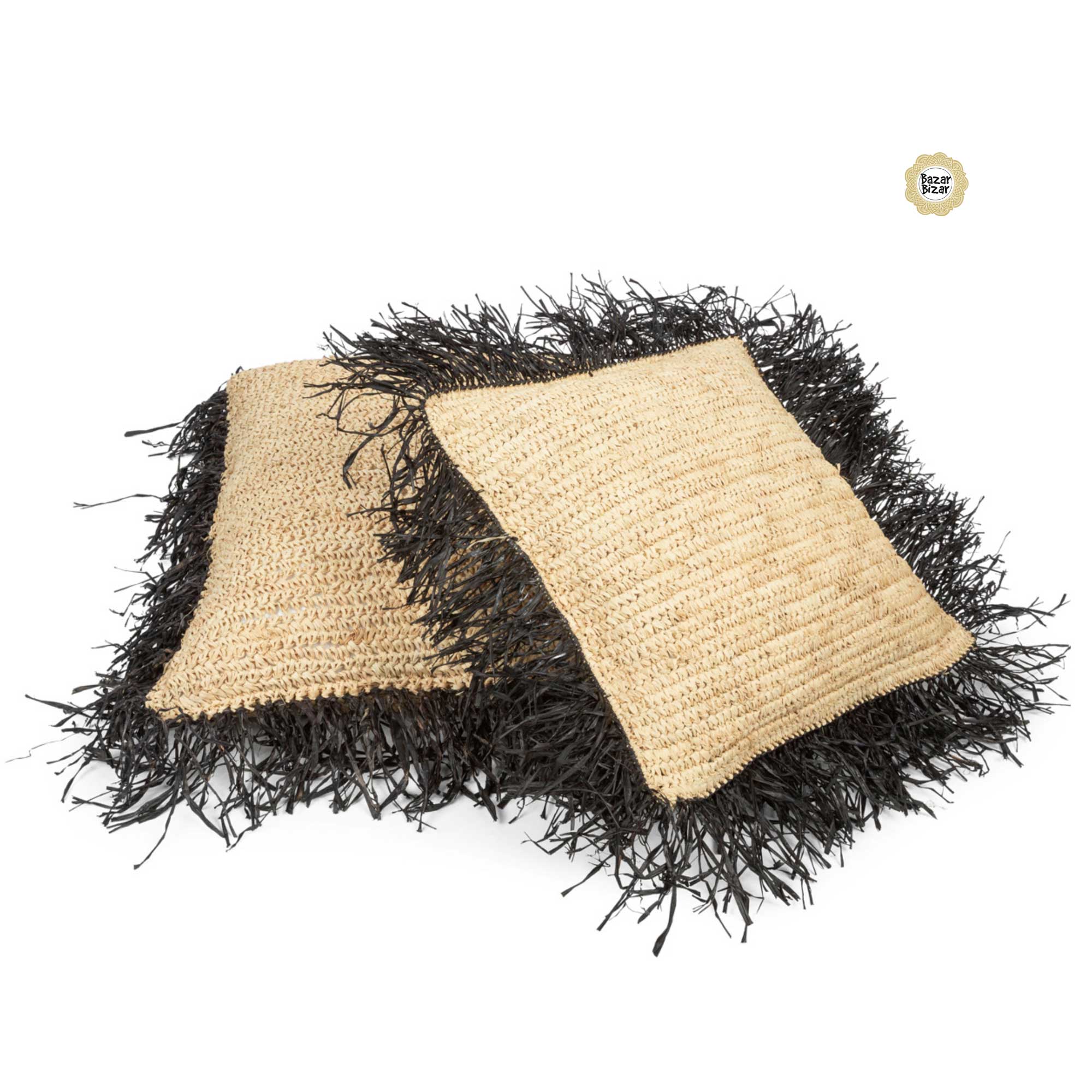 Raffia Kissen mit Fransen im Bohemian Style | Bast Kissen mit Kissenfüllung | Boho Deko Kissen von Bazar Bizar im Soulbirdee Onlineshop