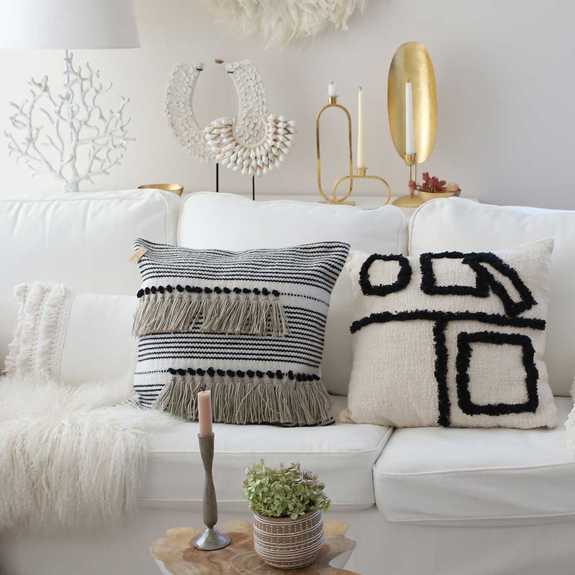 Scandi Boho Kissen schwarz weiss Kissenbezug Affari Fransen quadrat Boho Kissen Boho Wohnzimmer Kissen kaufen Soulbirdee Shop