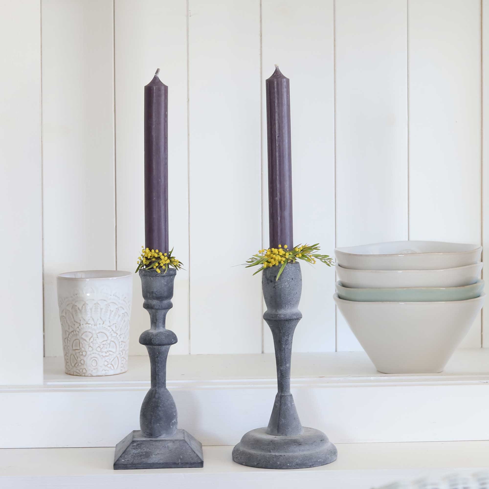 Kerzenständer aus Metall mit 18cm Höhe von der Marke Affari im skandinavischen Wohnstil. Kerzenhalter aus Eisen bei Soulbirdee kaufen