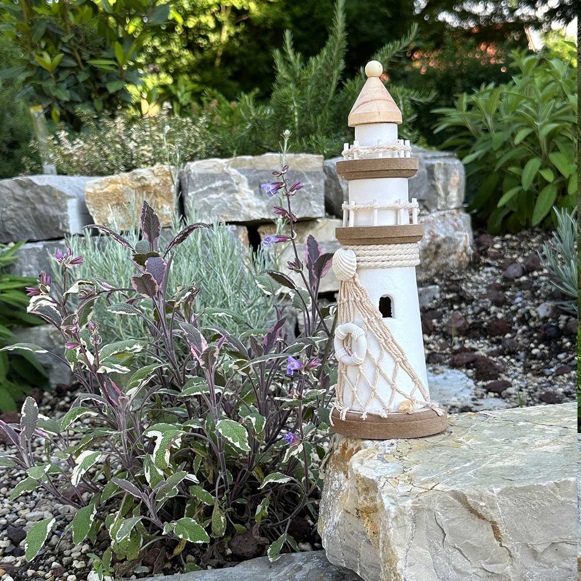 Leuchtturm als maritime Deko in Deinem Zuhause oder als Blickfang wo immer Du gerne dekorierst ✓ süße Holzfigur ♥ Soulbirdee Deko Onlineshop