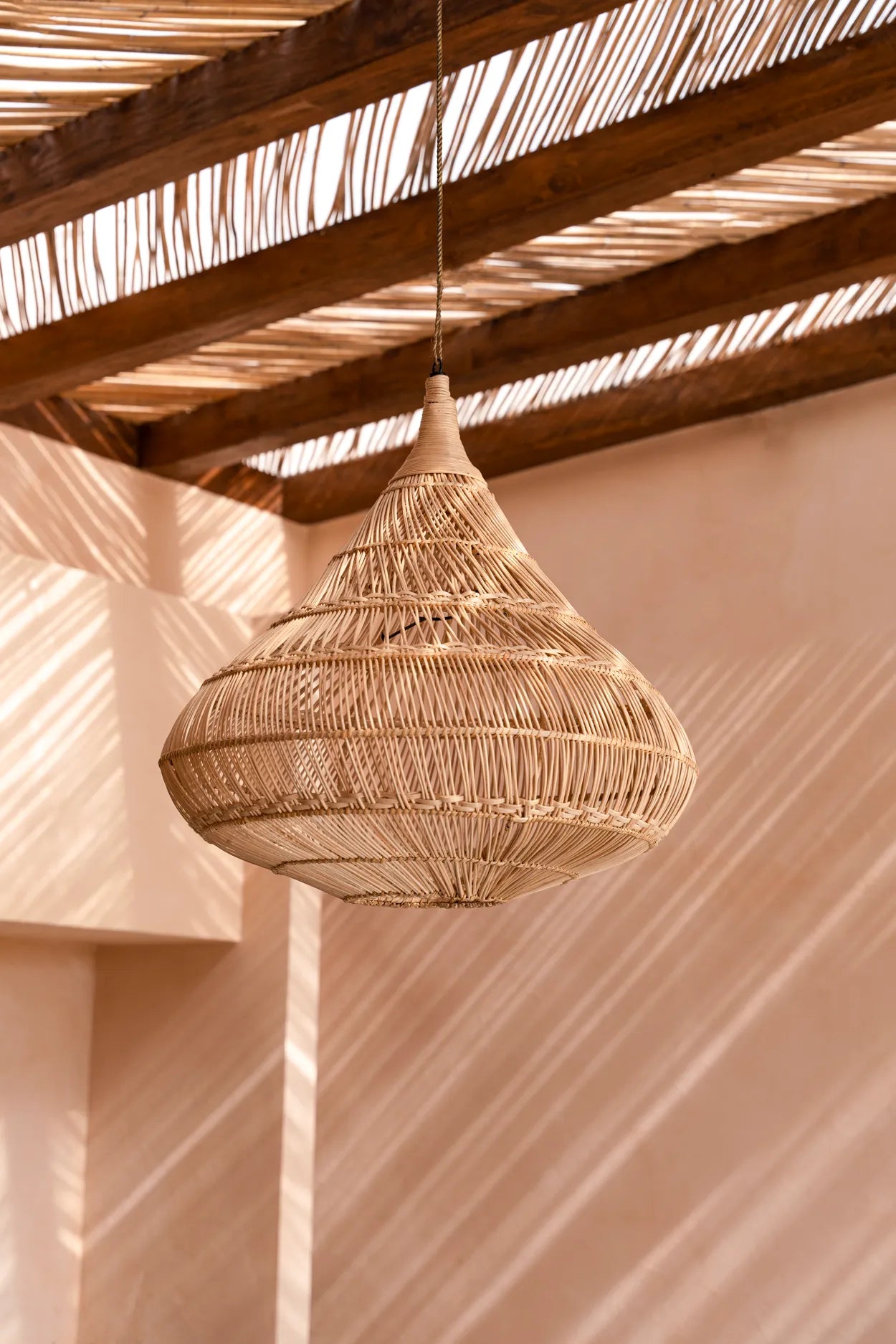 Rattan Lampenschirm Bali geflochten Design Tropfen Rattanlampe Rattan Lampe Muster Hängelampe Pendelleuchte Beleuchtung Soulbirdee Onlineshop
