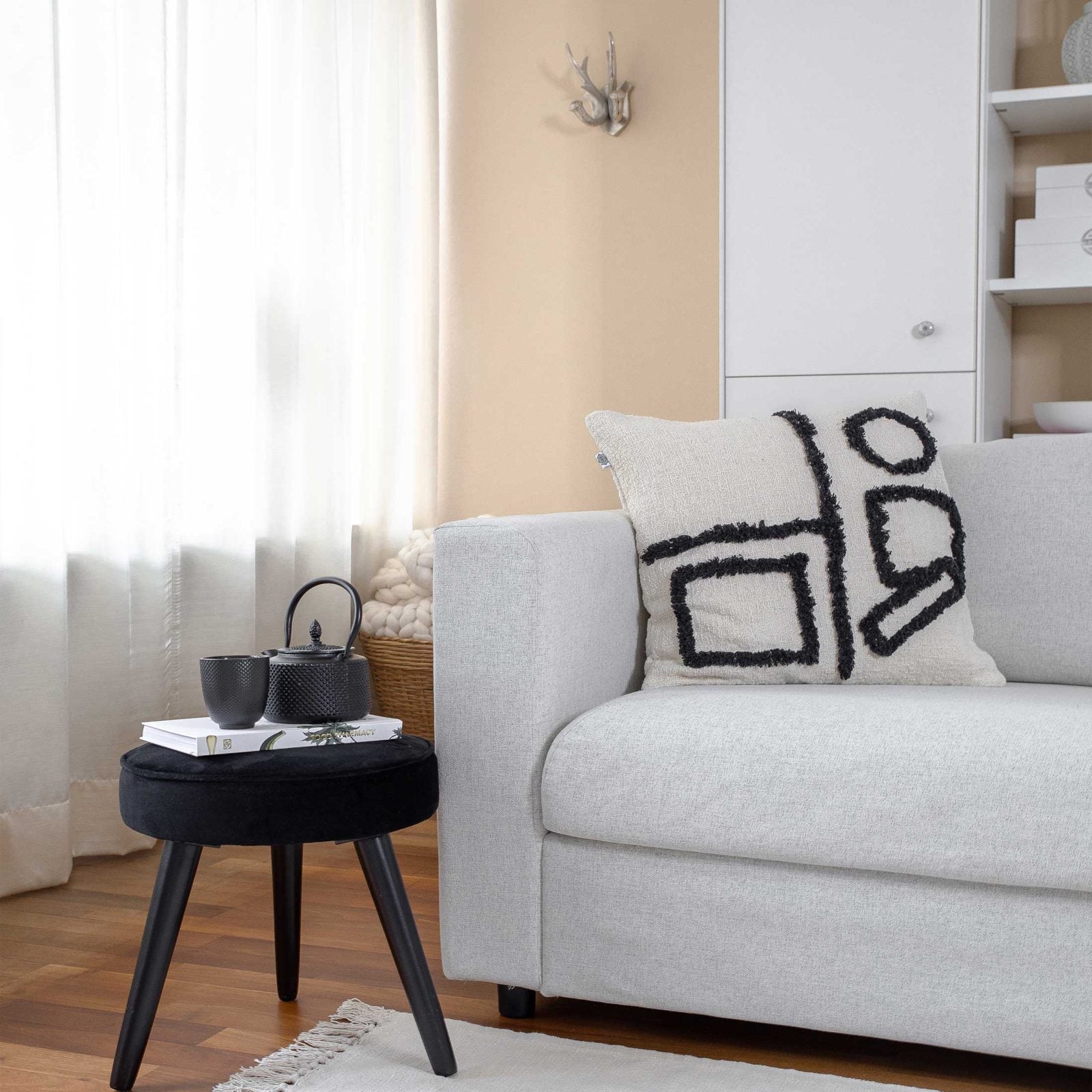 Sofakissen "Beverly Hills" Schwarz Beige Kissen mit modernem ART Muster Boho Deko | Dekokissen im Boho Style | Kissen kaufen im Soulbirdee Onlineshop Dekokissen