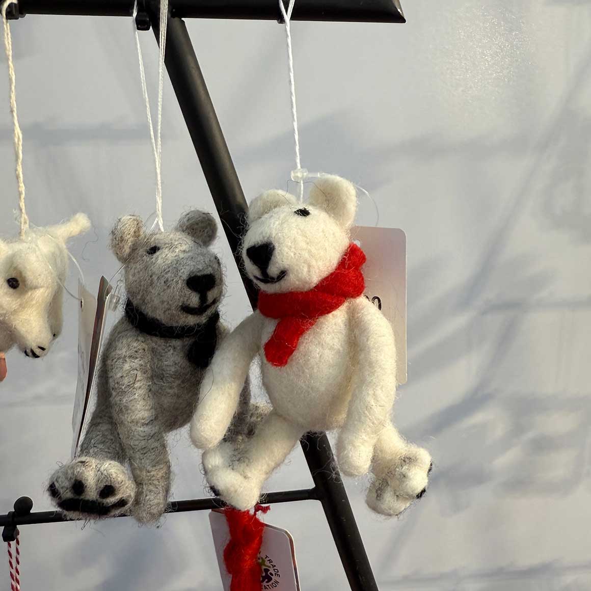 Weihnachtsdeko Bär filz handgemacht nepalaya atisan soulbirdee onlineshop weihnachten christbaumschmuck baumschmuck