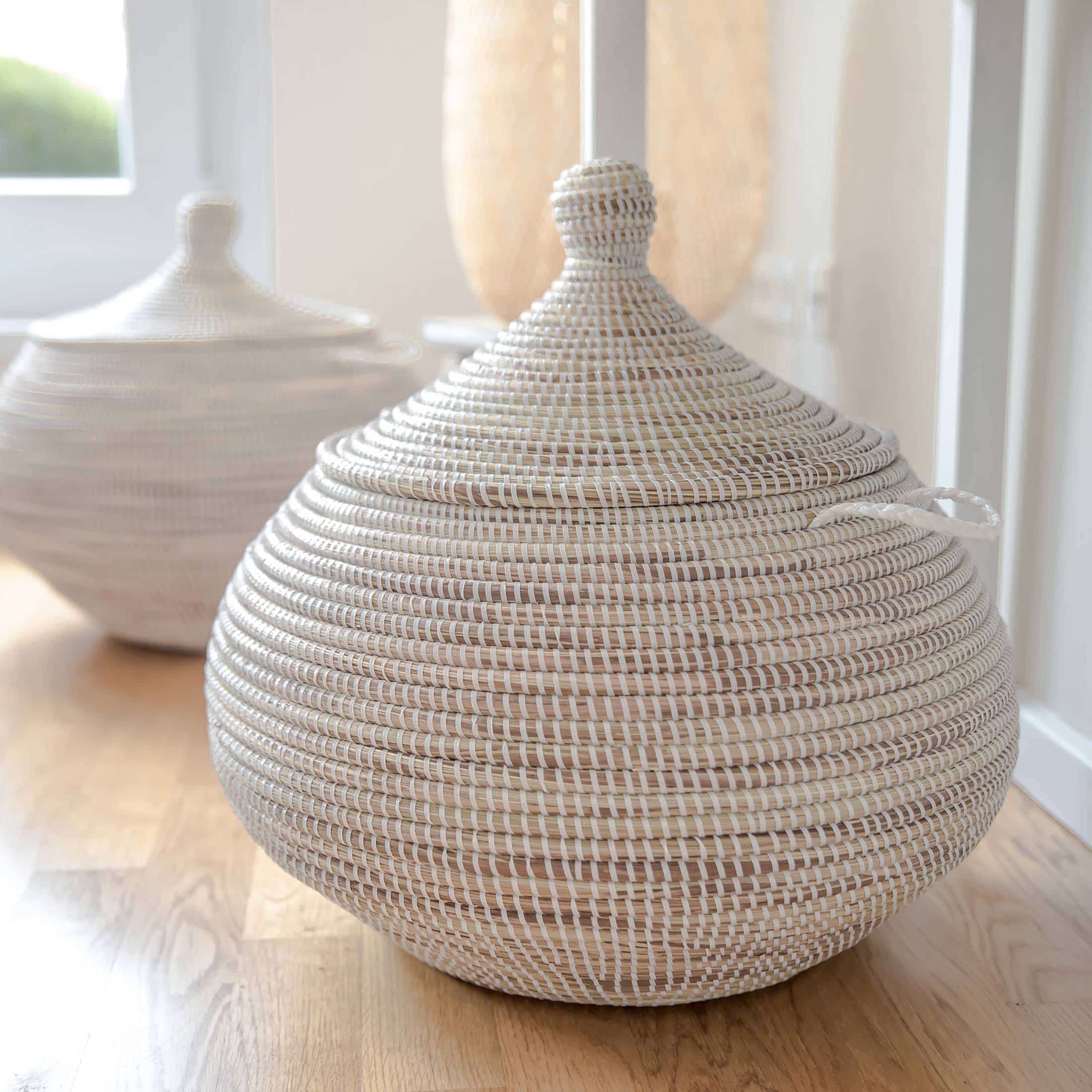 Korb mit Deckel Weiß Henkel Weißer Deckelkorb Gras geflochten Runder Wäschekorb Aufbewahrung Soulbirdee Onlineshop