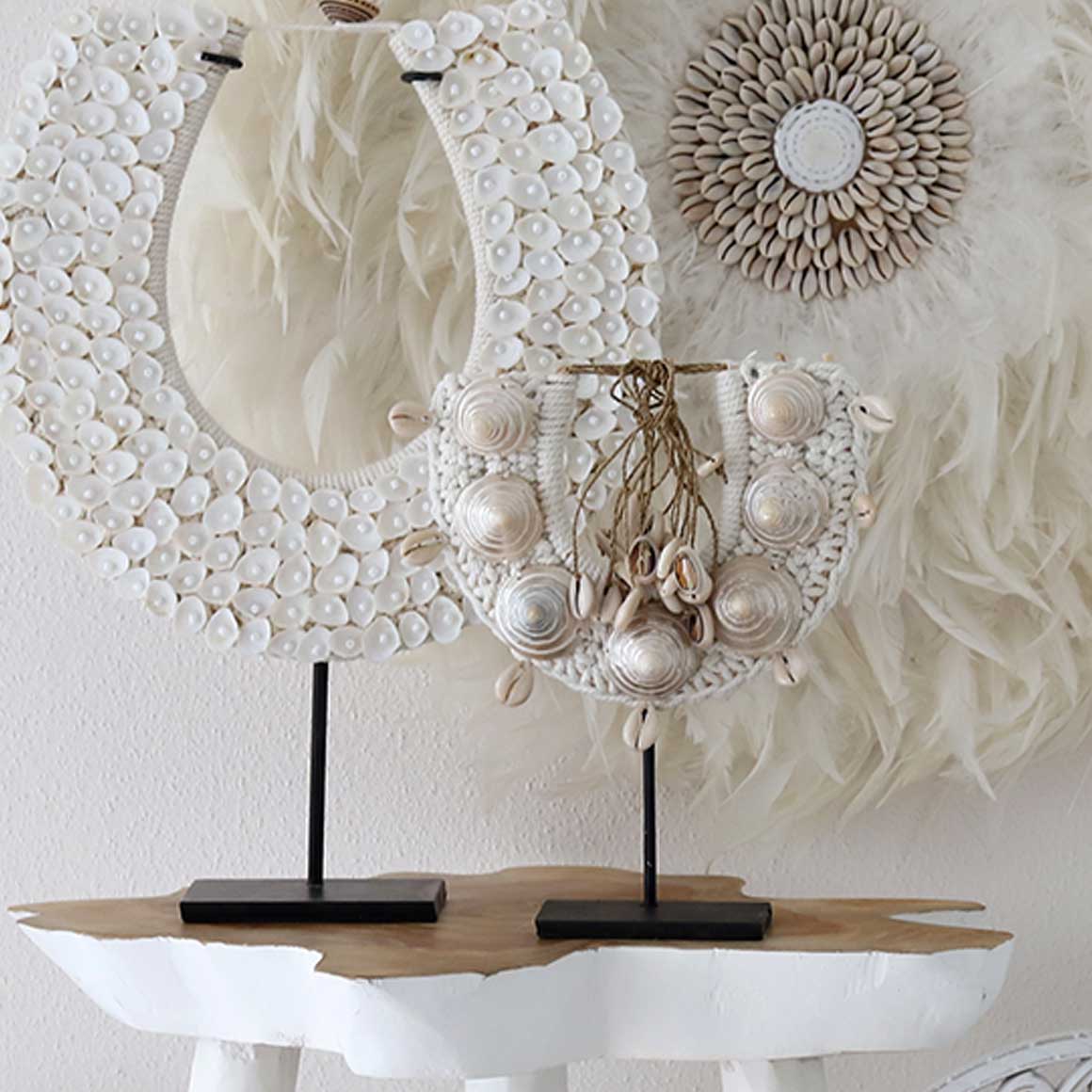 Deko zum Hinstellen Muscheldeko Muschelkette weiß Muschelschalen Muscheln Kette Ständer Boho Dekoration Indonesien Soulbirdee Onlineshop