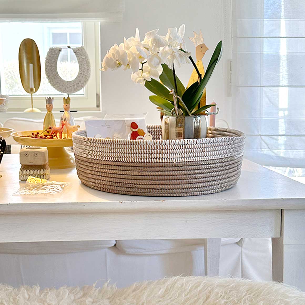 Wohnzimmer Korb Deko Weihnachten verschenken Geschenkkorb Geschenk schenken Weihnachtsgeschenk Afrika Gras Weiss Gold Soulbirdee Onlineshop