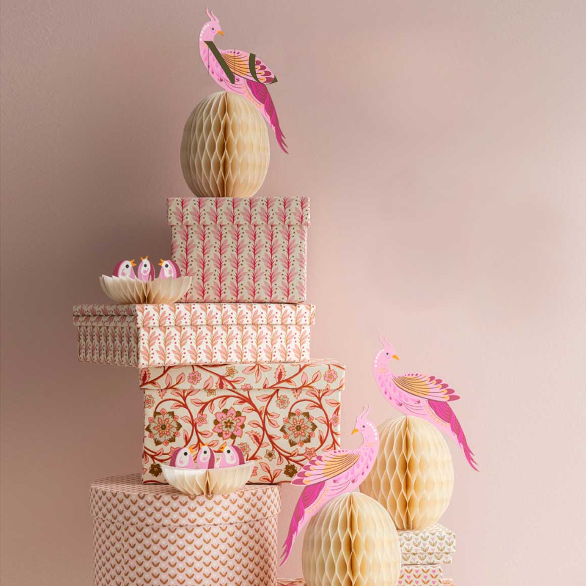 Hochwertige, frühlingshafte Osterdeko mit besonderen Osterhasen, Hühnern und Tischdeko. Für ein einzigartiges Osterfest.