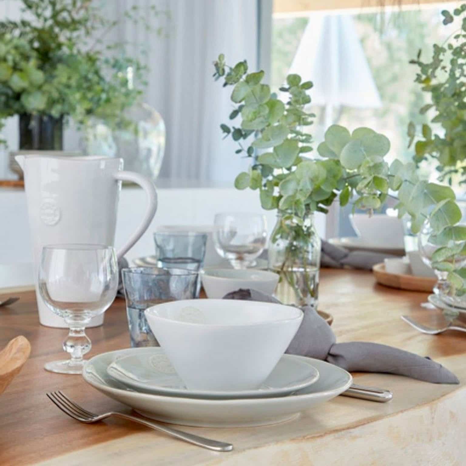 Einzigartiges Geschirr im Boho-Chic: Handgefertigt aus Naturmaterialien. Für besondere Momente an deinem Esstisch.