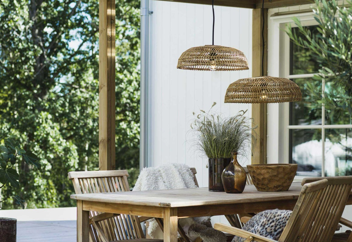 Stimmungsvolle Outdoor-Lampen in angesagten Wohnstilen und bester Qualität. Für deinen schönen Aussenbereich