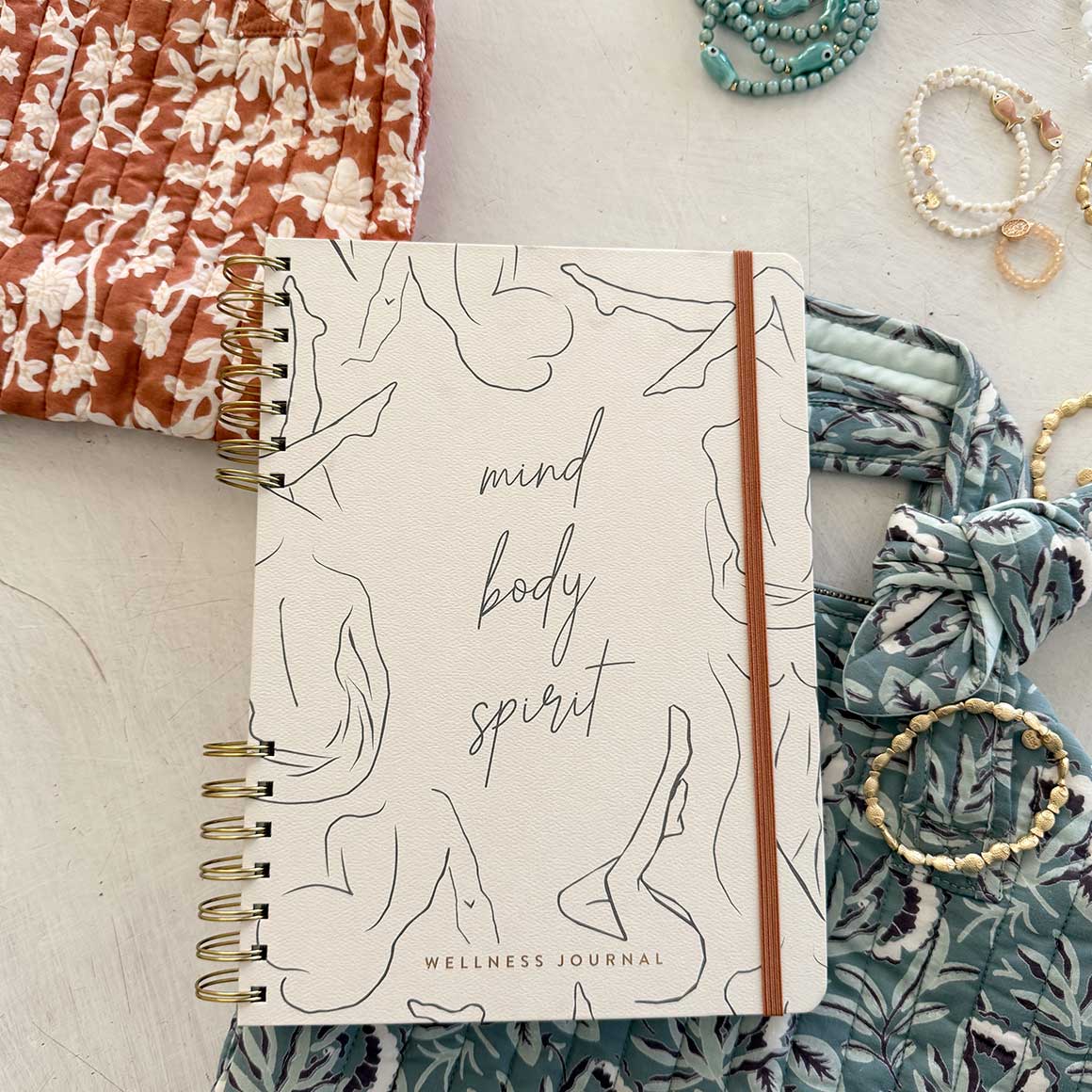 Wellness Journal Journaling Geschenk frau Geschenkidee Spiral freundin Dankbarkeit gratitude wellness tagebuch Stift beige gold soulbirdee