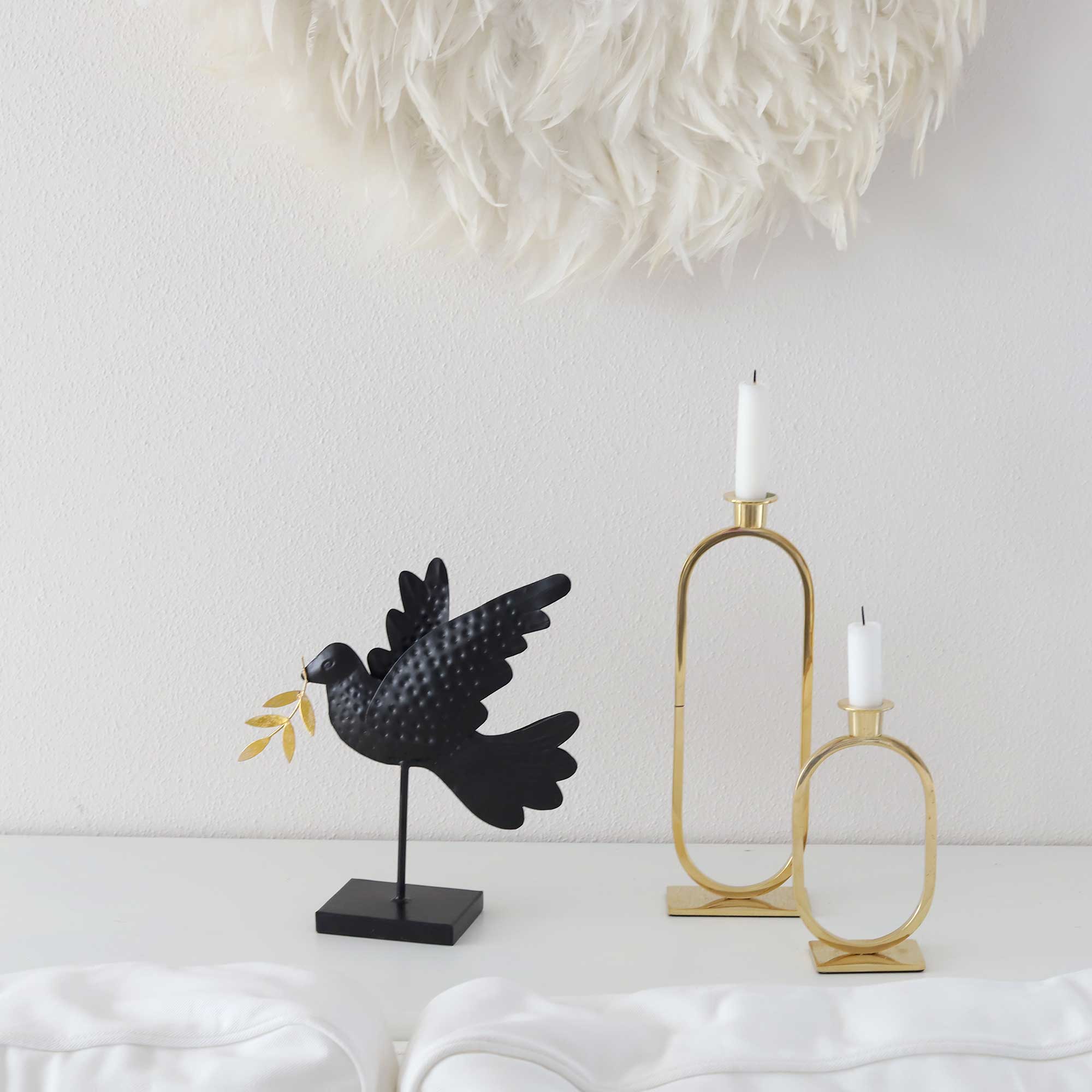 Vogel Spätzchen Taube Frühlingsdeko im Landhausstil ♥ Dekofigur aus Blech mit goldenem Zweig | Deko ♥ Soulbirdee Onlineshop