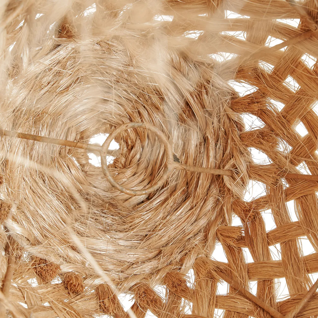 Detail Unterseite Lampenschirm BOHO Gras geflochten Lampe