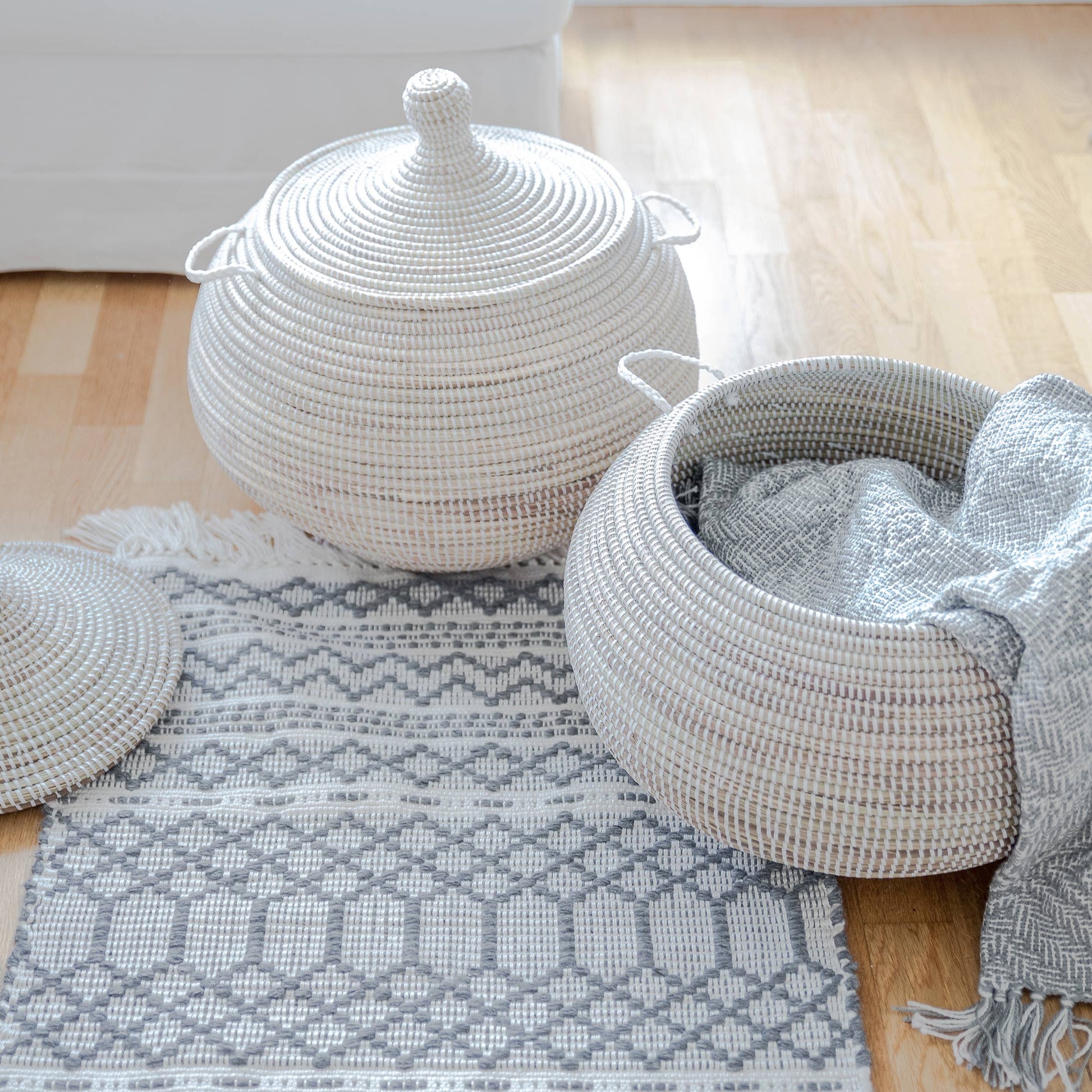 Waschbarer Teppich ♥ Outdoor Teppich | Küchenteppich Grau Weiss Waschbarer Teppich Küche | Outdoor Teppich 200x300 ♥ Teppich Läufer 70x250 | Liv Interior ♥ Soulbirdee OnlineshopTeppich PET Teppiche Liv Interior Waschbarer Teppich