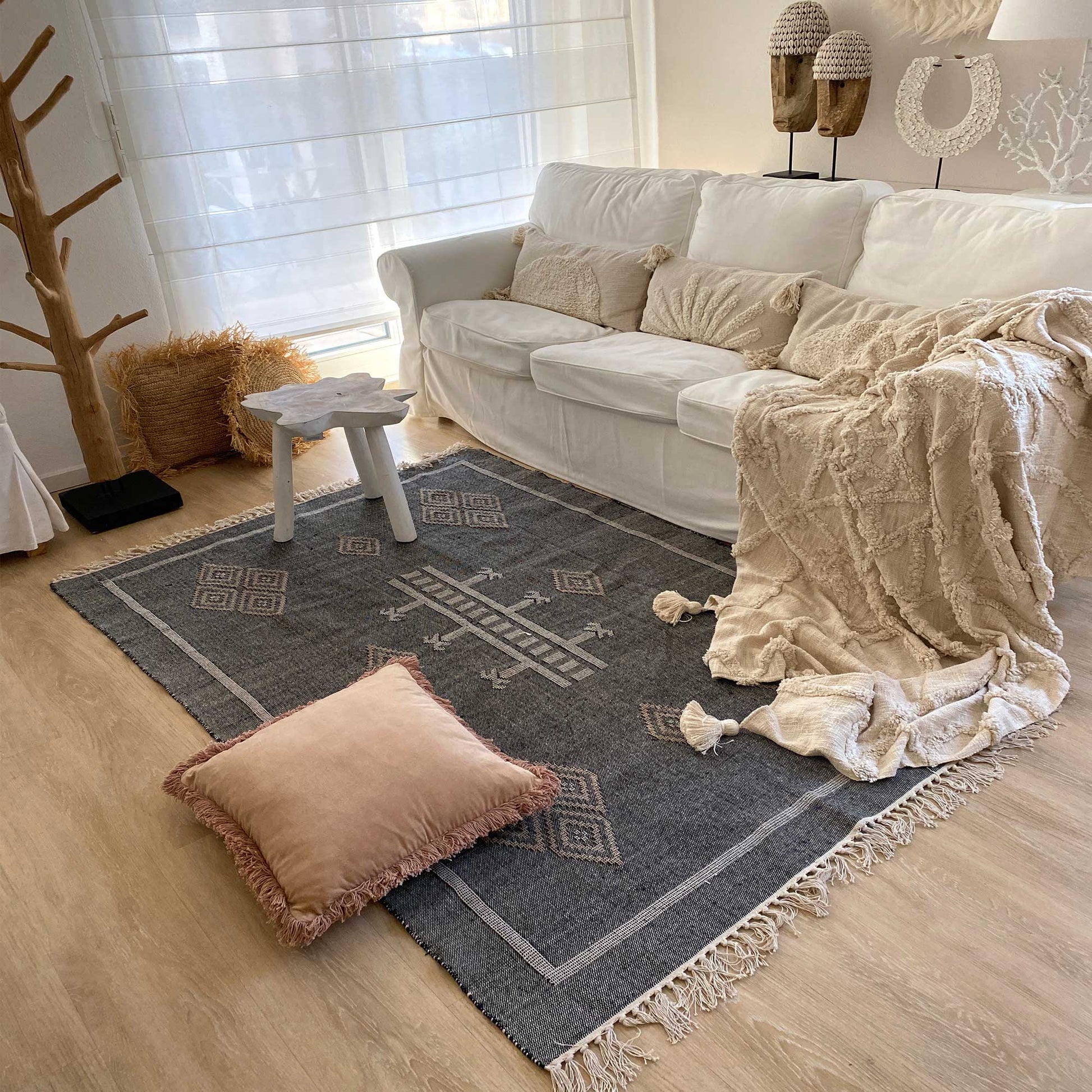 Teppich Wohnzimmer dunkel boho flach gewebt Kelim Marokko Orientalisch Grau Dunkel Beige Modern Wohnen Deko Soulbirdee Shop