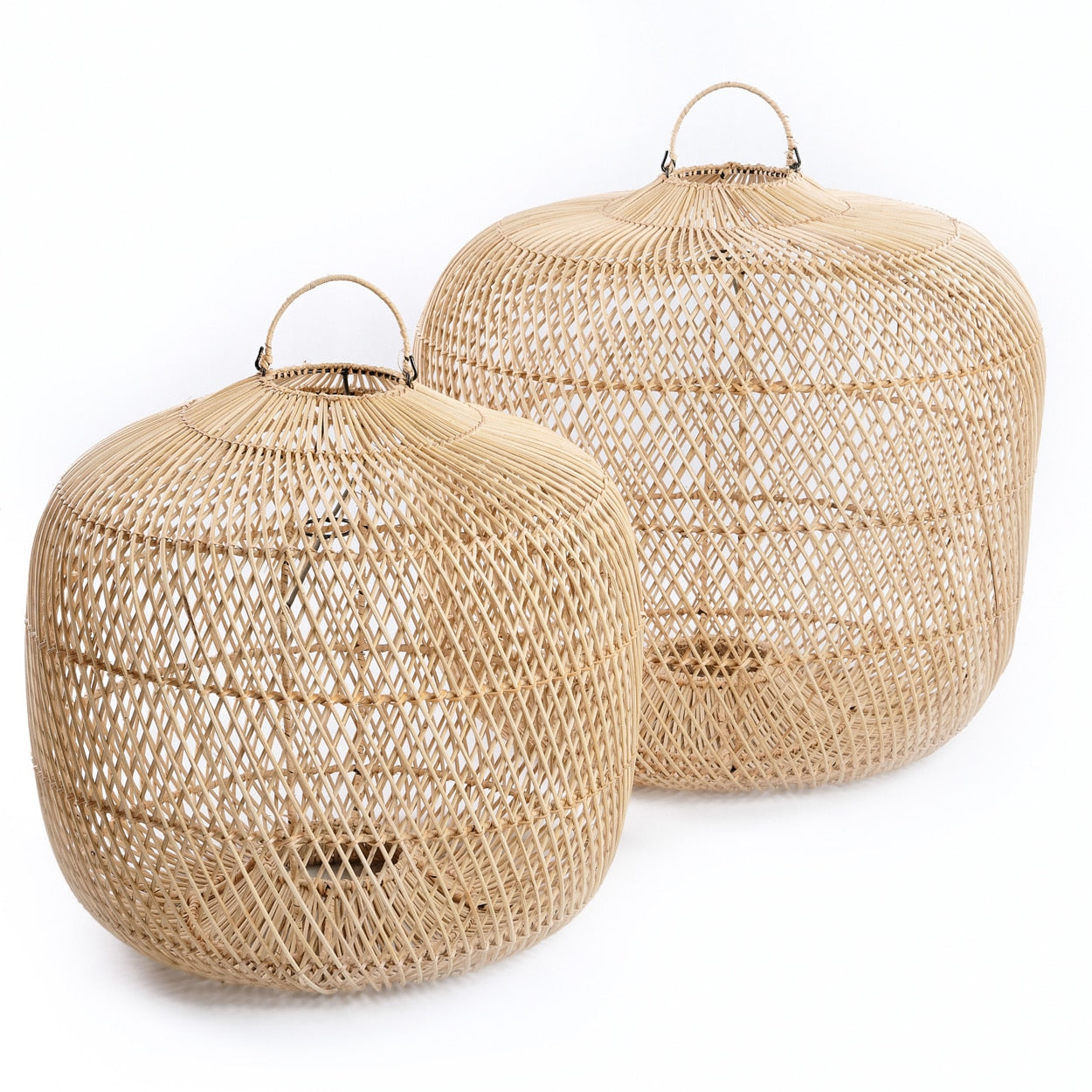 Batu Bolong Lampenschirme in 2 Größen Lampenschirm Rattan Rattanlampe BodenlampeBAYU048N-L Rattan 60 cm Boden Deko aus Bali Handgeflochten Rattanlampe Bazar Bizar Soulbirdee Onlineshop