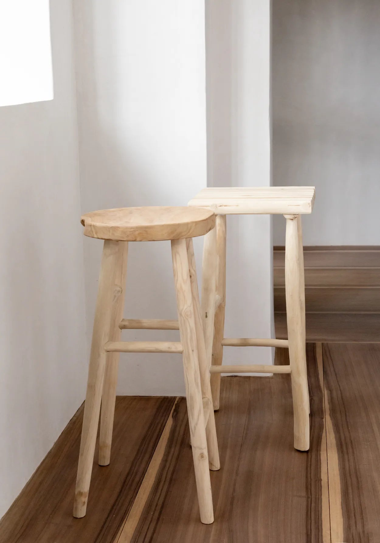 Barhocker Küche Holzhocker Soulbirdee Onlineshop Teakholz und Suar Holz