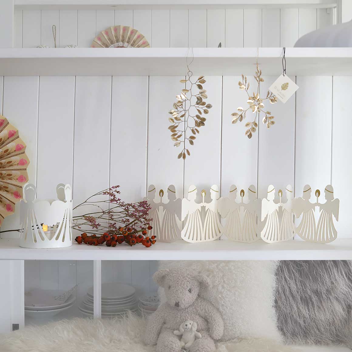 Engel Leporello Girlande Bungalow Weihnachtsdeko soulbirdee onlineshop weihnachtsshop lichthaus Adventsdeko Weihnachten Deko Pferd Engel Windlicht Kerzenhalter Rosette Ornament Weihnachtsengel