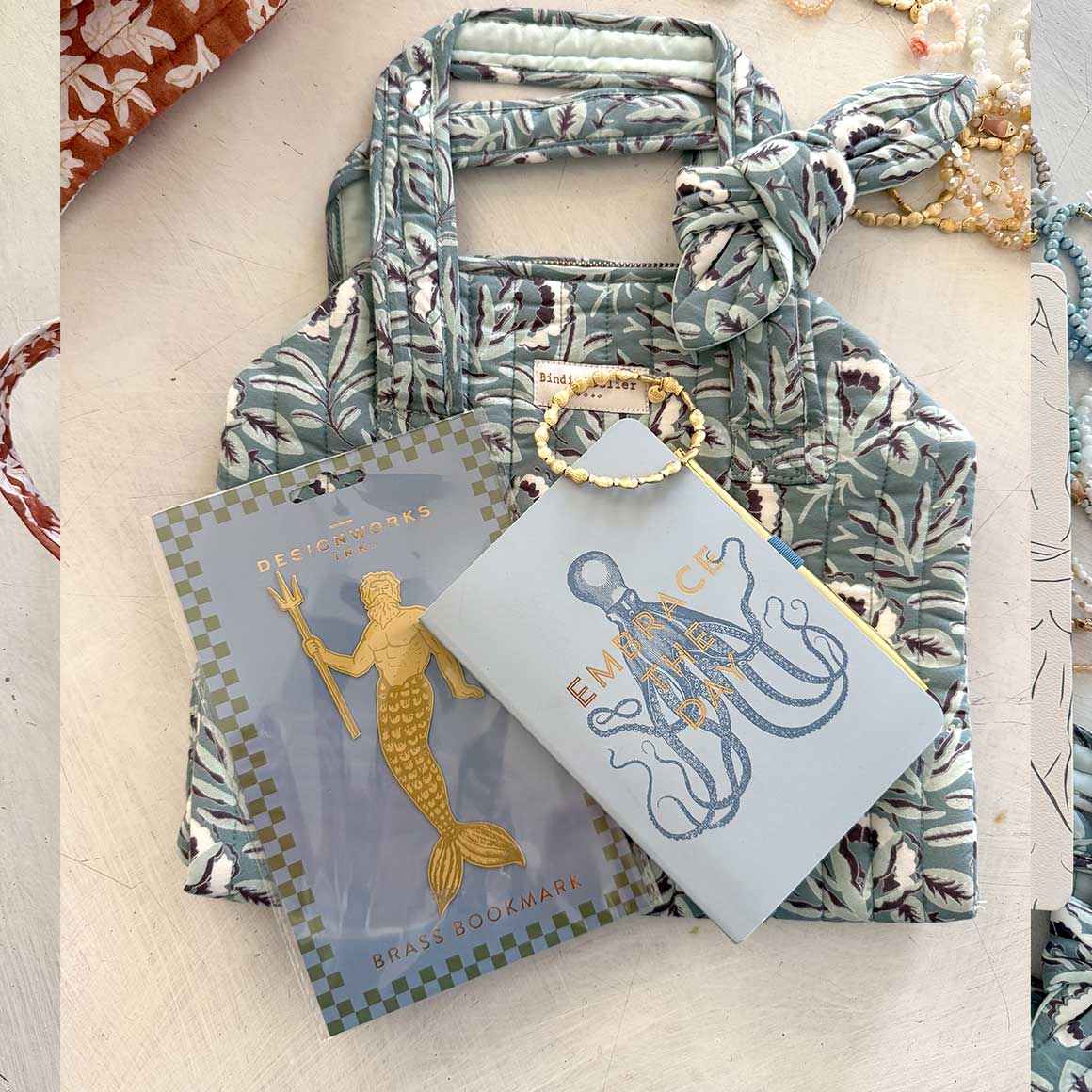 geschenk geburtstagsgeschenk freundin tagebuch journal selbstliebe Frau geschenkidee soulbirdee onlineshop blau oktopus krake