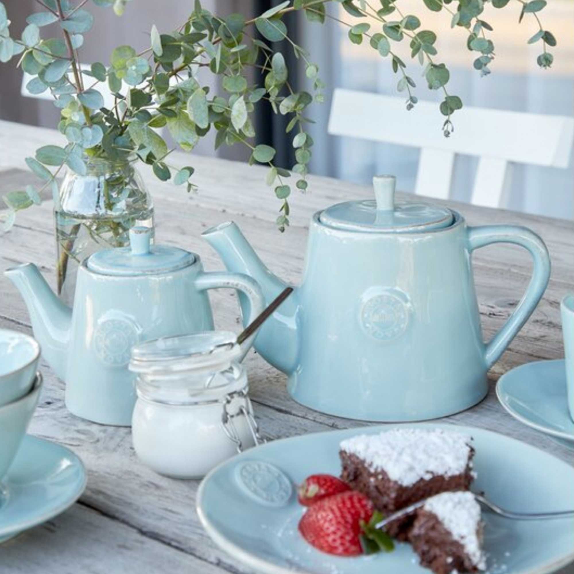 Teekanne oder Kaffeekanne in Weiss. Spülmaschinenfestes und robustes Geschirr kaufen im mediterranen Stil | Soulbirdee Shop