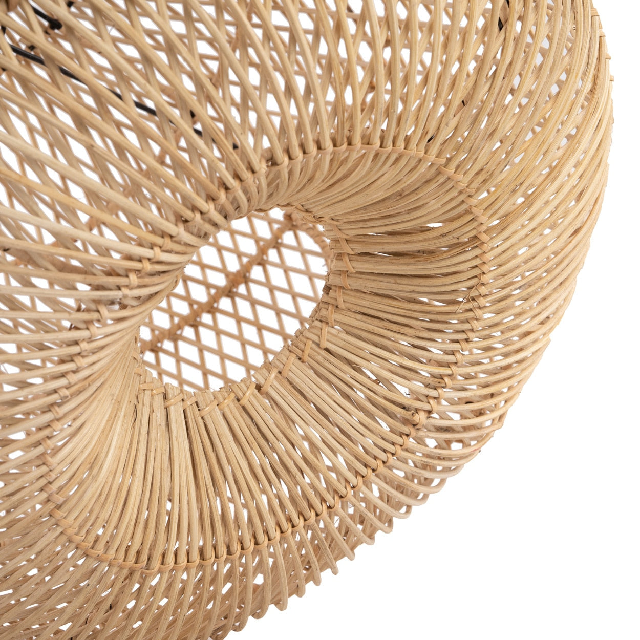 Detail Rattan geflochten Batu Bolong Lampenschirm BAYU048N-L Rattan 60 cm Boden Deko aus Bali Handgeflochten Rattanlampe Bazar Bizar Soulbirdee Onlineshop