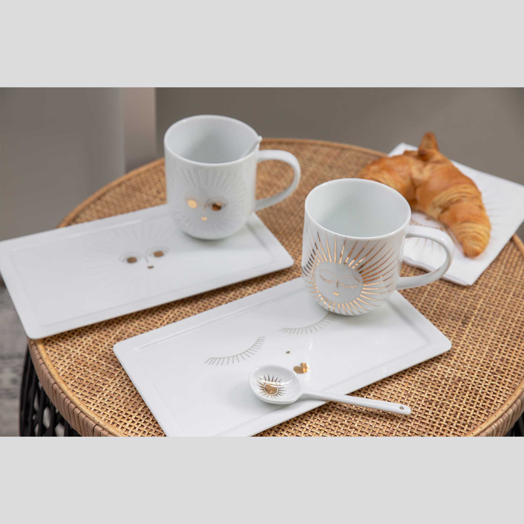 Boho Geschirr mit Gold auf weißem Porzellan, Gesichter mit Relief ist eine Sonne eingraviert und hat ein goldenes Gesicht, Geschirr Kuchenteller Boho Style