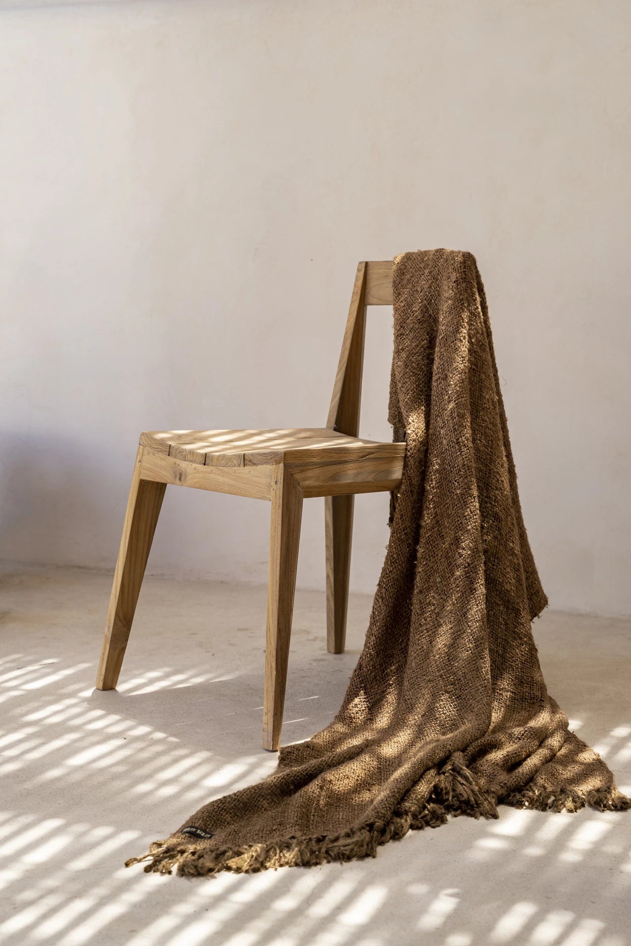 Moderner Stuhl Teakholz-Stuhl Holzstuhl Teak Outdoor Esstischstuhl recyceltes Teakholz Esszimmerstuhl kaufen Soulbirdee Onlineshop