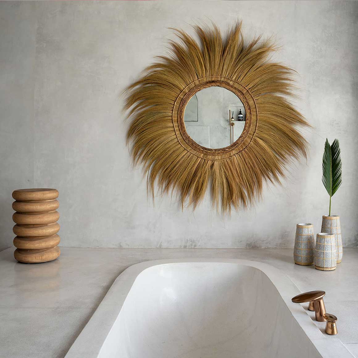 Wandspiegel groß Maritimer Spiegel Gras Durchmesser 130 Boho Wandspiegel Boho Style Coastal Bazar Bizar Soulbirdee Onlineshop Hotel Ausstattung Einrichtung Interior Wanddeko Boho Deko Resort Objekt Lounge Spa Deko Bali