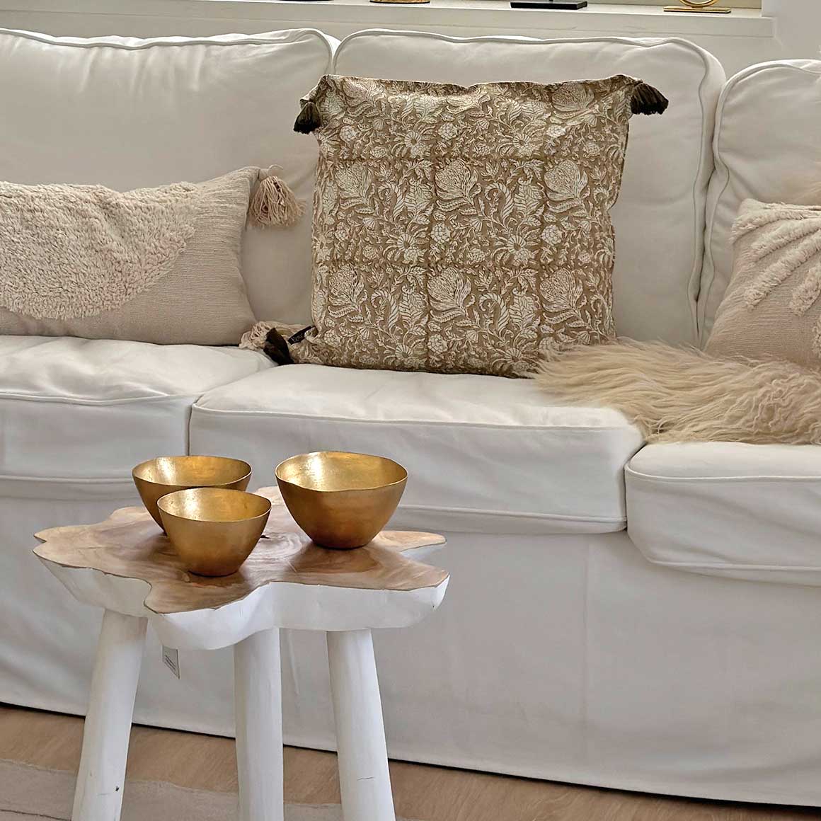 Beige Kissenbezug mit Muster quadratisches Deko Kissen BlockPrint Muster Bommel Boho Deko Kissen 50x50 Bungalow Soulbirdee Onlineshop