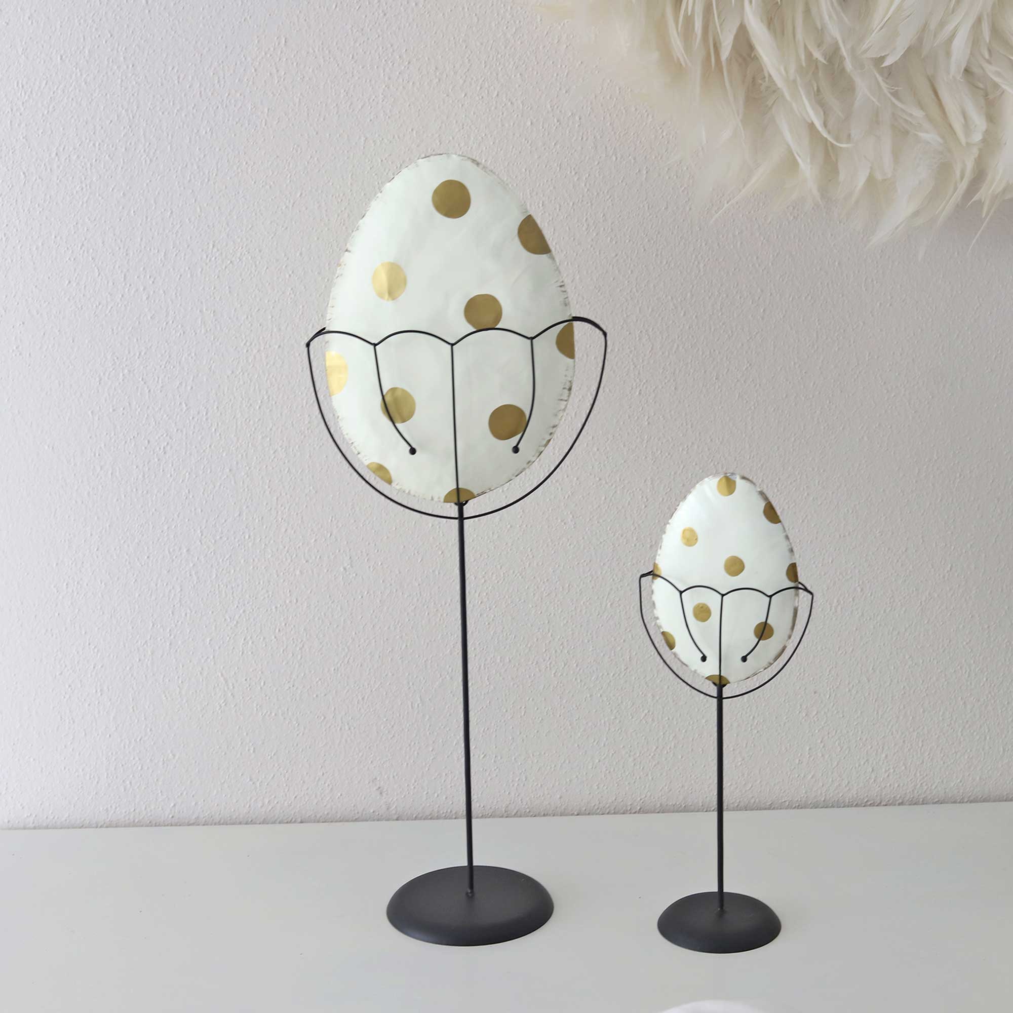 Ei mit goldenen Punkten 2-er Figur Blech Dekofigur 2-er Set Osterei Weiss Gold Deko Ostern 2023 Soulbirdee Onlineshop
