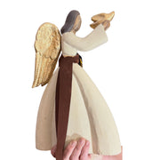 Engel Figur LIA goldene Flügel matte Farben Holz handbemalt moderner abstrakter Landhausstil