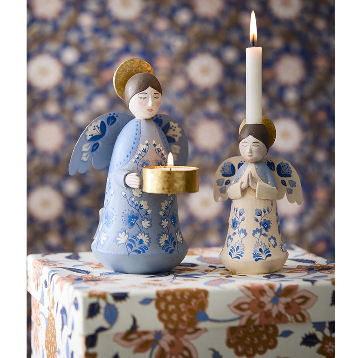 Blauer Engel Teelichthalter handbemalt skandinavische Weihnachtsdeko aus Dänemark
