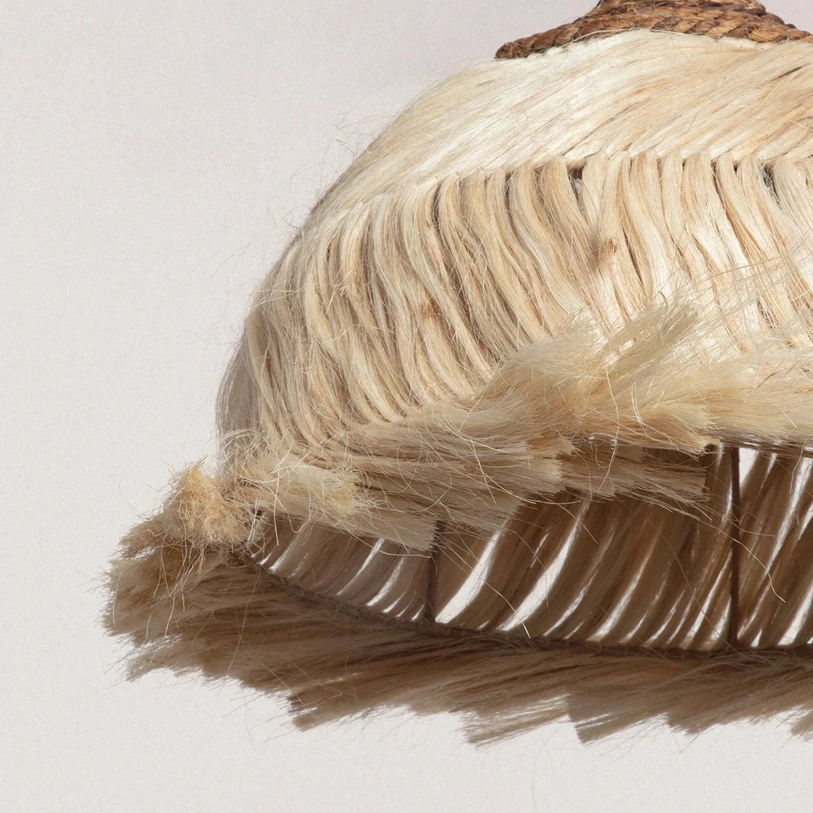 Detail weiche Ramie Fransen und Rattan Geflecht Lampe KULU