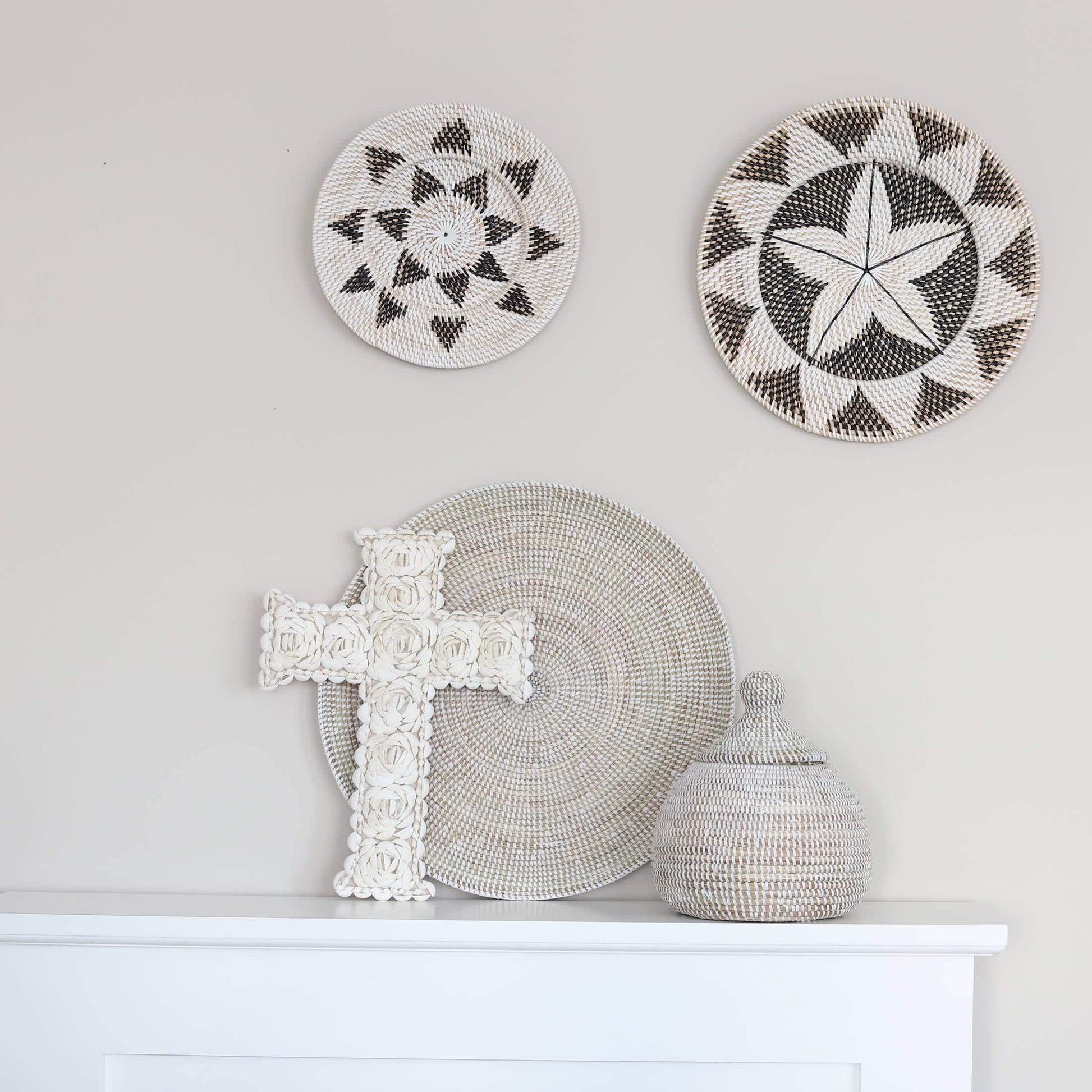 Wanddeco OCEANA ♥ Weiße Wanddeko aus Seegras Flache Schale und Wandteller als Dekoration | Onlineshop Soulbirdee Deko & Interior