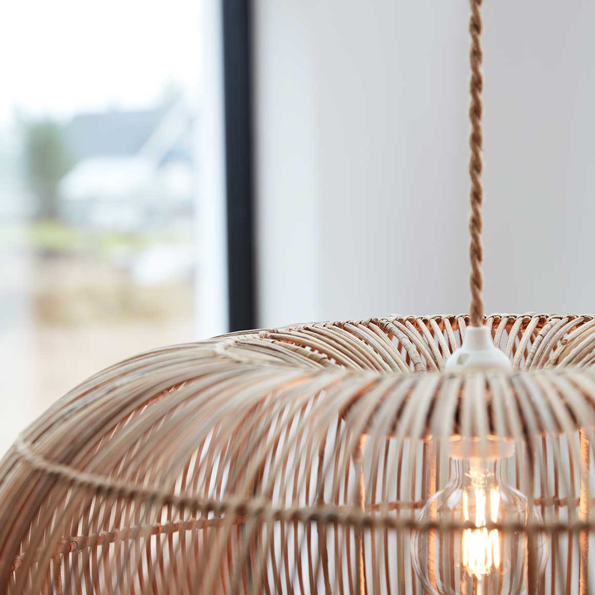 Detail Großer Lampenschirm Rattan Outdoor Terrassenlampe aus Rattan von der Marke PRHome Soulbirdee Onlineshop