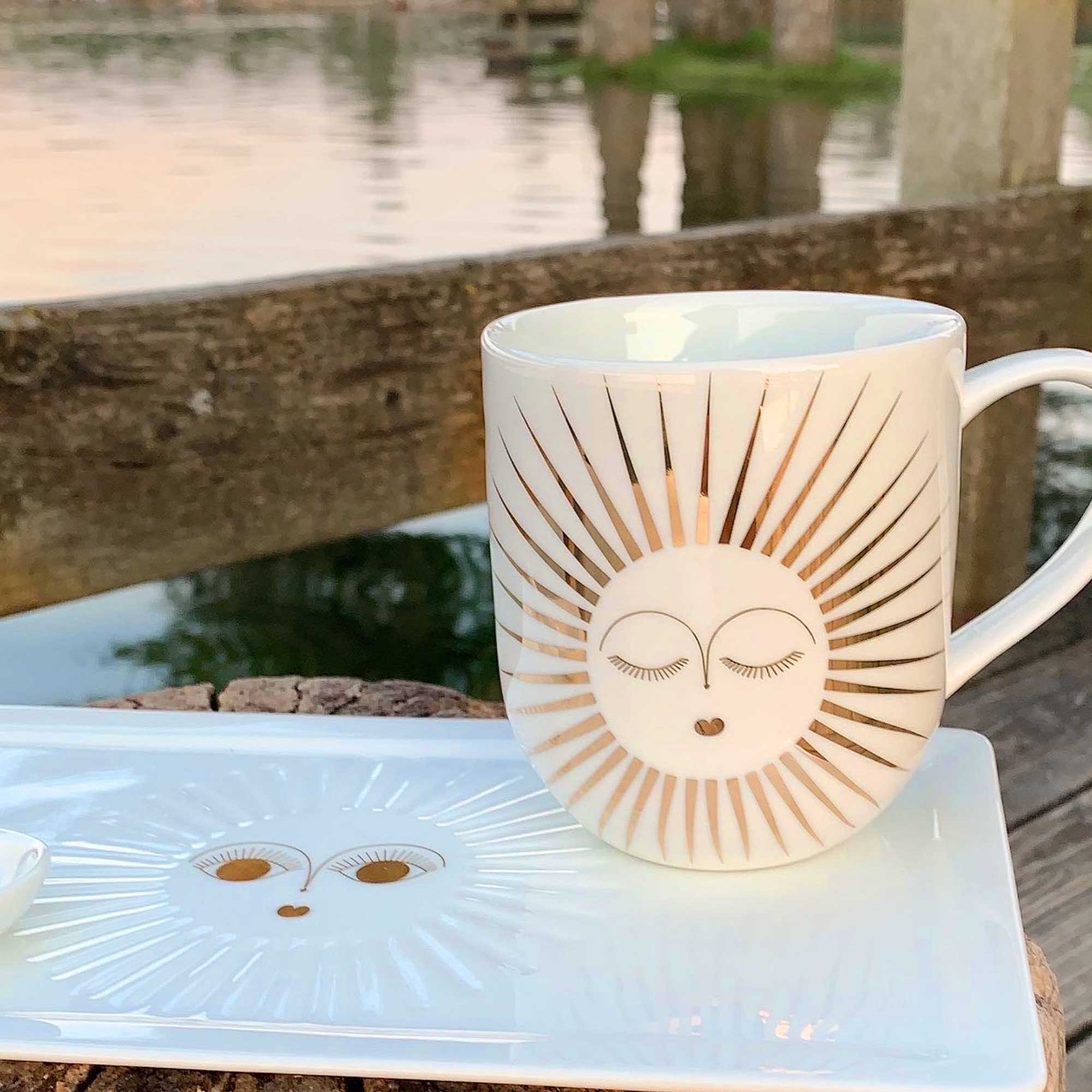 Henkelbecher mit einer goldenen Sonne ♥ ein Geschenk für einen geliebten Menschen ♥ Weihnachtsgeschenk Henkeltasse aus Porzellan ♥ Geschenk kaufen