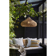 Hängelampe Wohnzimmer Wohnzimmerlampe hängend aus Naturmaterial geflochten Lampe für das Wohnzimmer Skandi Lampe kaufen PRHome Lampenshop Soulbirdee