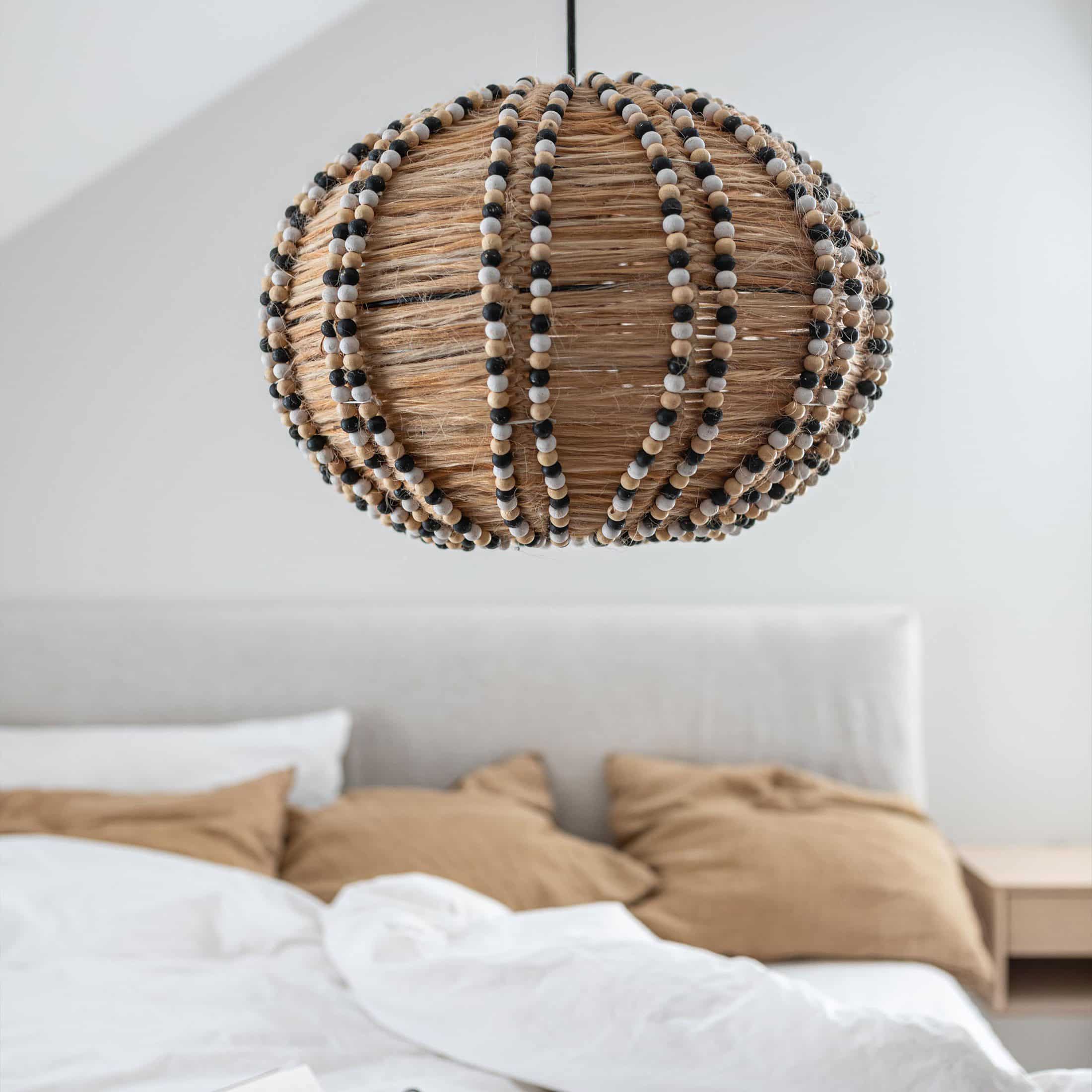 Hängelampe mit Holz perlen als Schlafzimmerlampe Boho Lampe mit Holzperlen | PR Home Deckenlampe im Boho Style | Pendelleuchte im Soulbirdee Lampenshop