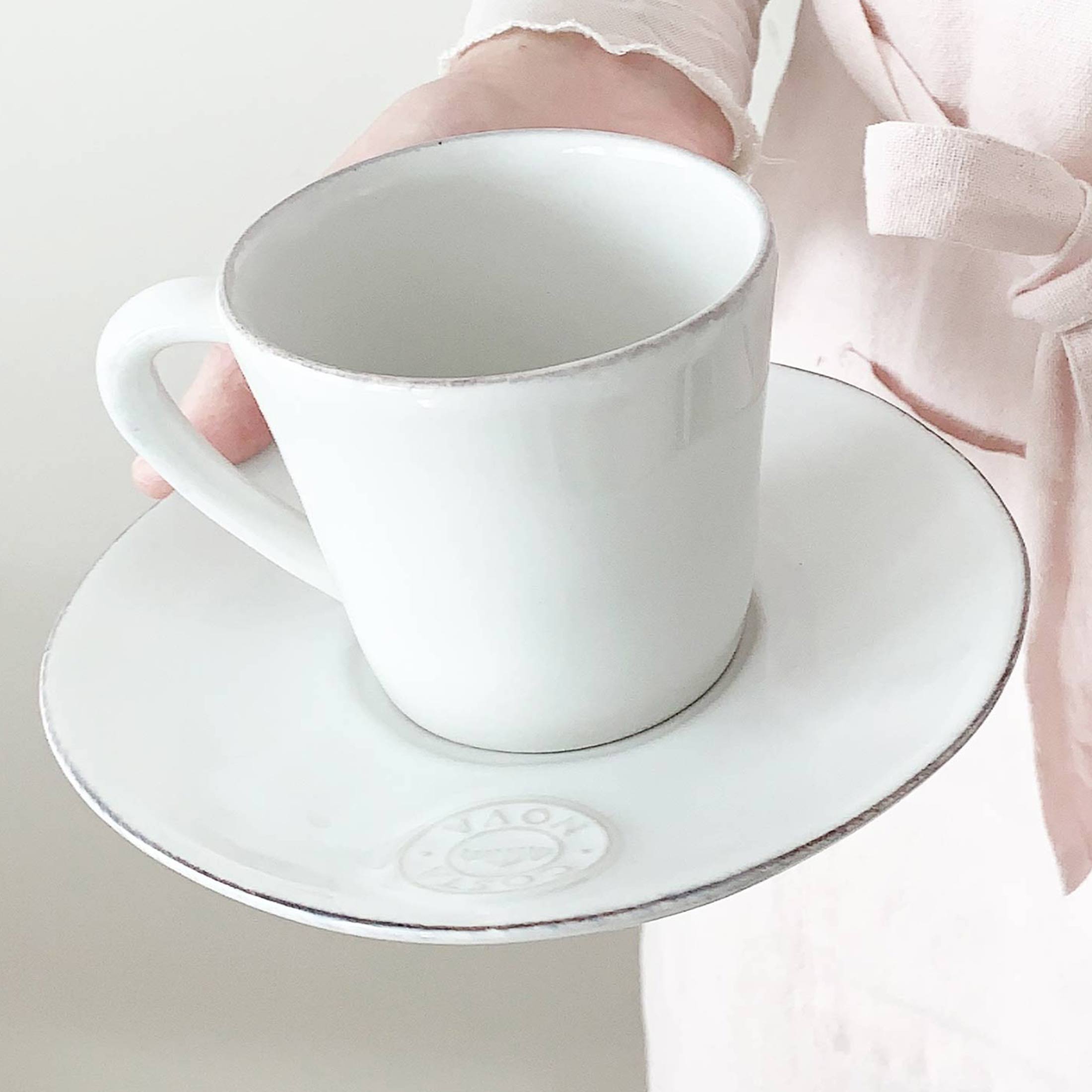 Kaffeetasse mit Untersetzer, 8 cm Durchmesser von der Marke Costa Nova. Spülmaschinenfestes, mirkowellenfestes Geschirr bei Soulbirdee kaufen