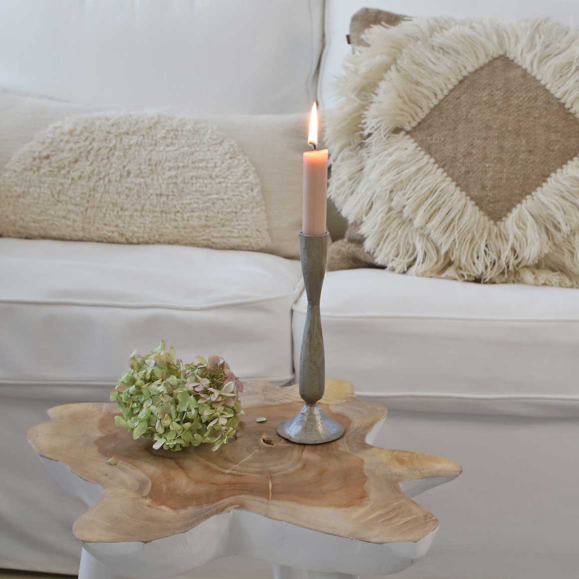 Kerzenhalter Tibet | Kerzenständer im Scandi Boho Style | Kerzenständer kaufen als Kerzendeko oder Tischdeko Wohndekoration | Soulbirdee OnlineshopKerzenhalter Tibet Scandi Boho Kerzenständer kaufen als Kerzendeko zum Scandi Boho Einrichtungsstil Soulbirdee Onlineshop