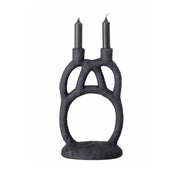 Kerzenhalter für Stabkerzen Schwarz Ausgefallenes Boho Style Design Kerzenständer für 2 Kerzen | Kerzenständer kaufen | Onlineshop Soulbirdee Ethno Style Kerzenhalter PEDRO in Schwarz ♥ eine ausgefallene Form, die 2 Kerzen trägt. Kerzenständer von Bloomingville Online kaufen