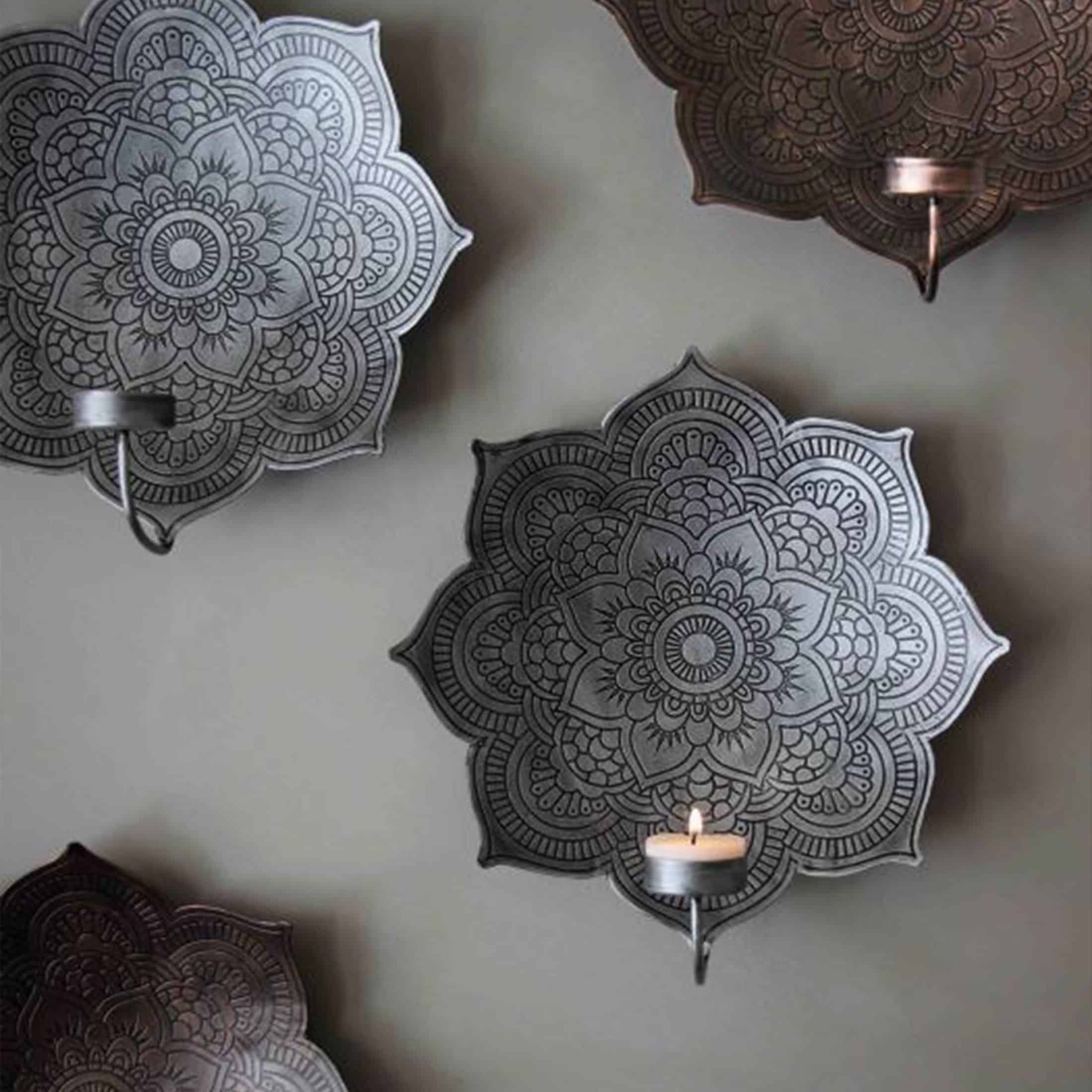 Kerzenhalter in Silber im marokkanischen Stil aus Metall. Kerzenhalter mit Mandala Muster für die Wand im Yoga Stil kaufen