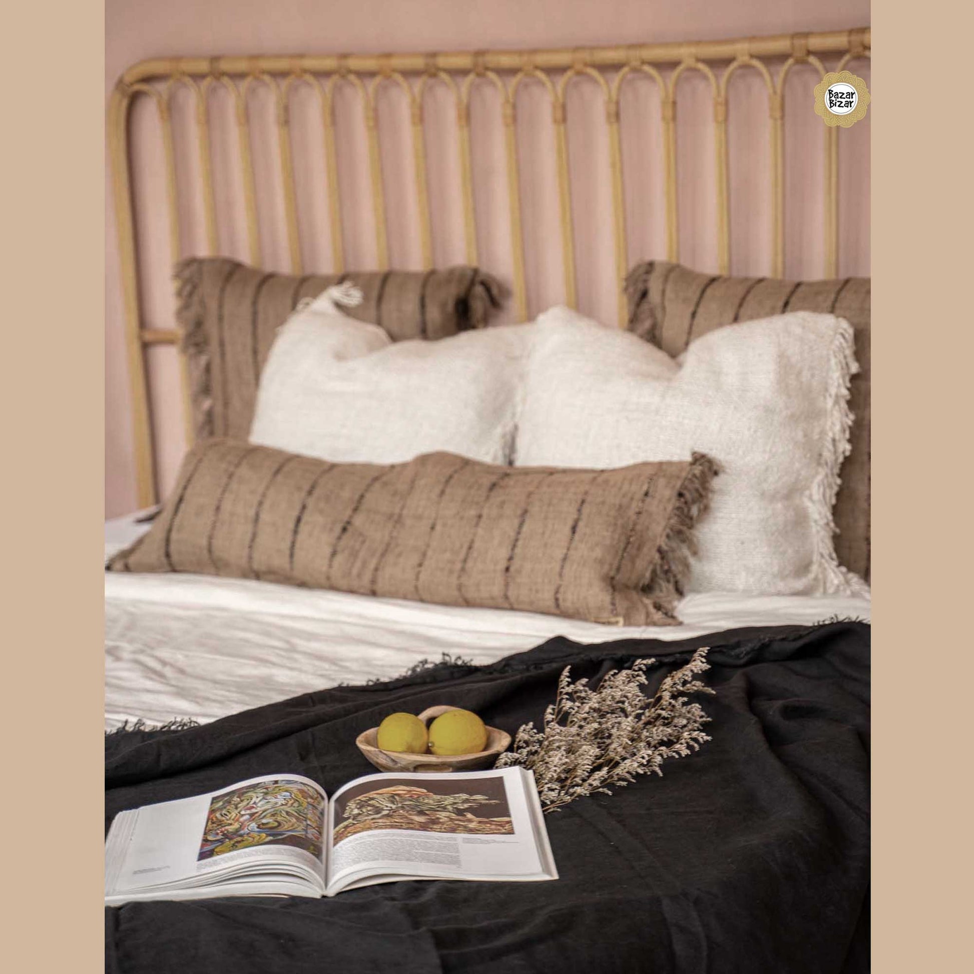 Kissen Oh my Ghee Beige Schwarz Bazar Bizar INIE001BeB-35x100 Baumwolle Fransen Bett Deko Soulbirdee Onlineshop