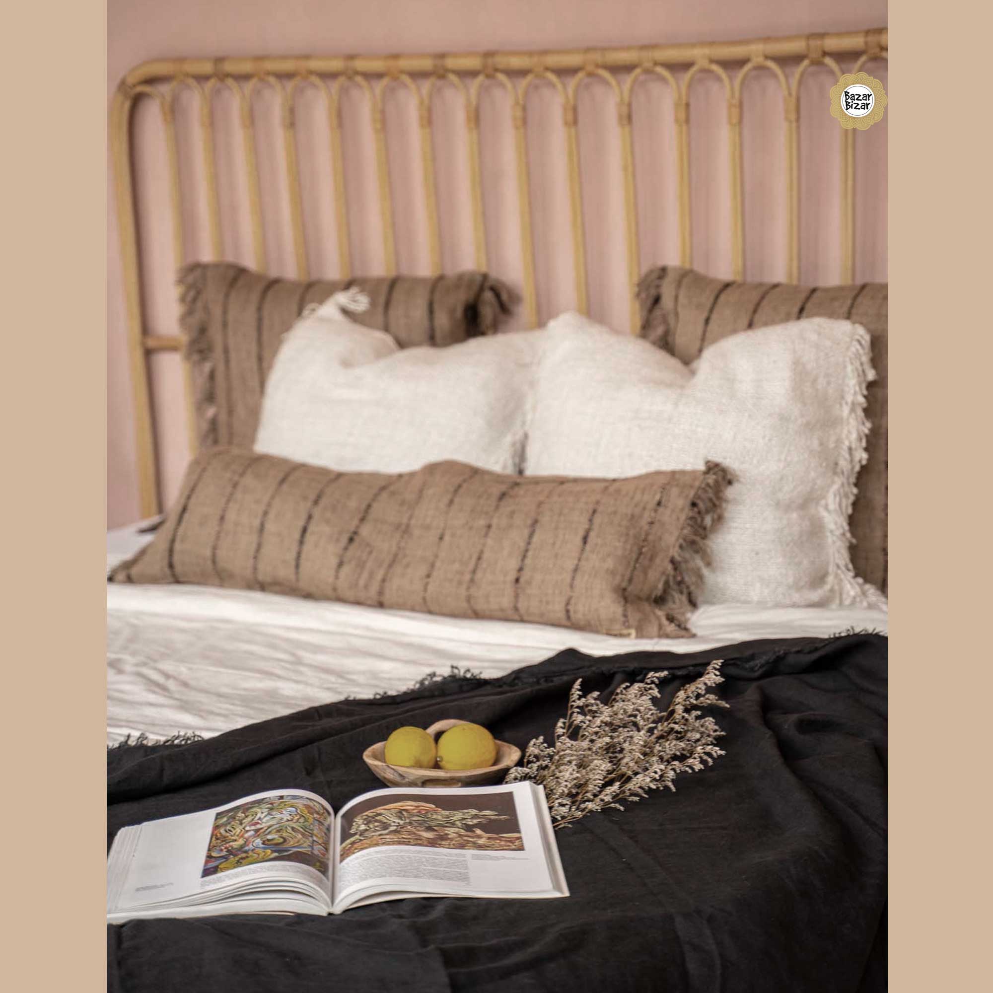 Kissen Oh my Ghee Beige Schwarz Bazar Bizar INIE001BeB-35x100 Baumwolle Fransen Bett Deko Soulbirdee Onlineshop