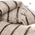 Kissen in Bohemian Weiss ♥ Boho Kissen aus Baumwolle mit Fransen ♥ Bazar Bizar aus Bali ♥ Boho Kissen kaufen ♥ bei Soulbirdee Onlineshop Kissen Sofakissen Bohemian white Gee Bazar Bizar Weiss Boho Dekokissen Fransen Soulbirdee Online Shop