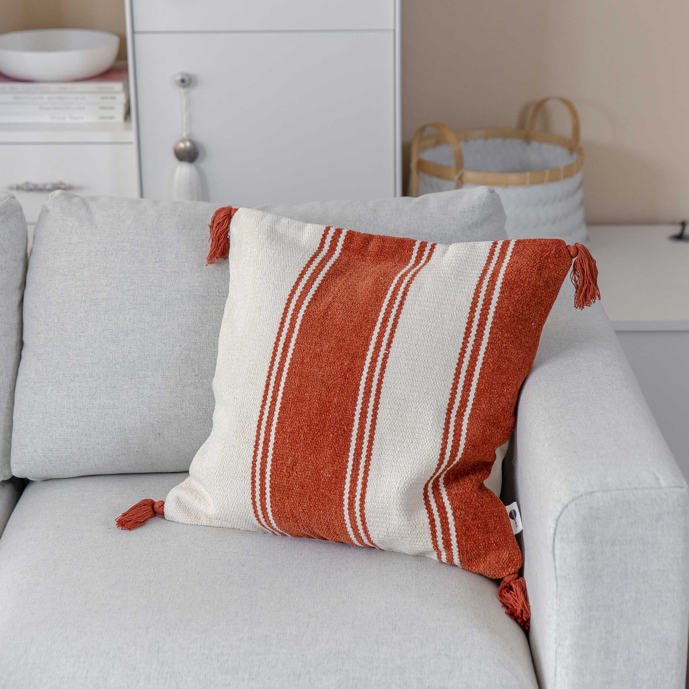 Kissenhülle Streifen Kissen Beige Rot Orange Boho Kissen im Bohemian Style ♥ Boho Kissen von MadameStoltz ♥ Soulbirdee Onlineshop Quasten-Kissen online kaufen