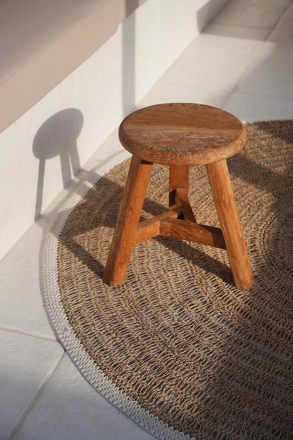 Kleiner Holzhocker aus recyceltem Teakholz ✓ Vintage Deko – Soulbirdee