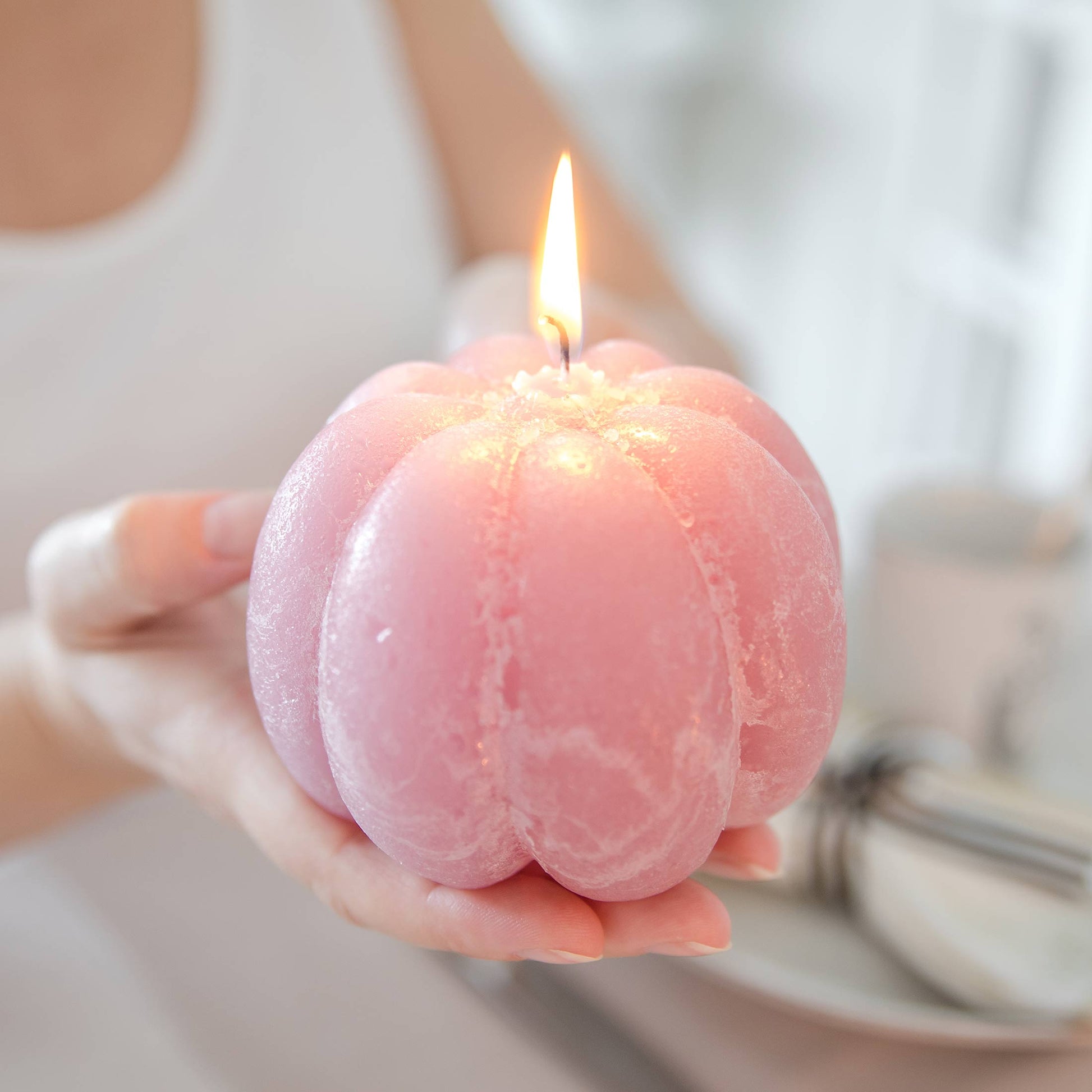ROSA Kürbis Kerze aus Paraffin Wachs für die Dekoration im Herbst, rosa Kerzen in Kürbisform in vielen Farben des Herbst onlineshop deko kaufen