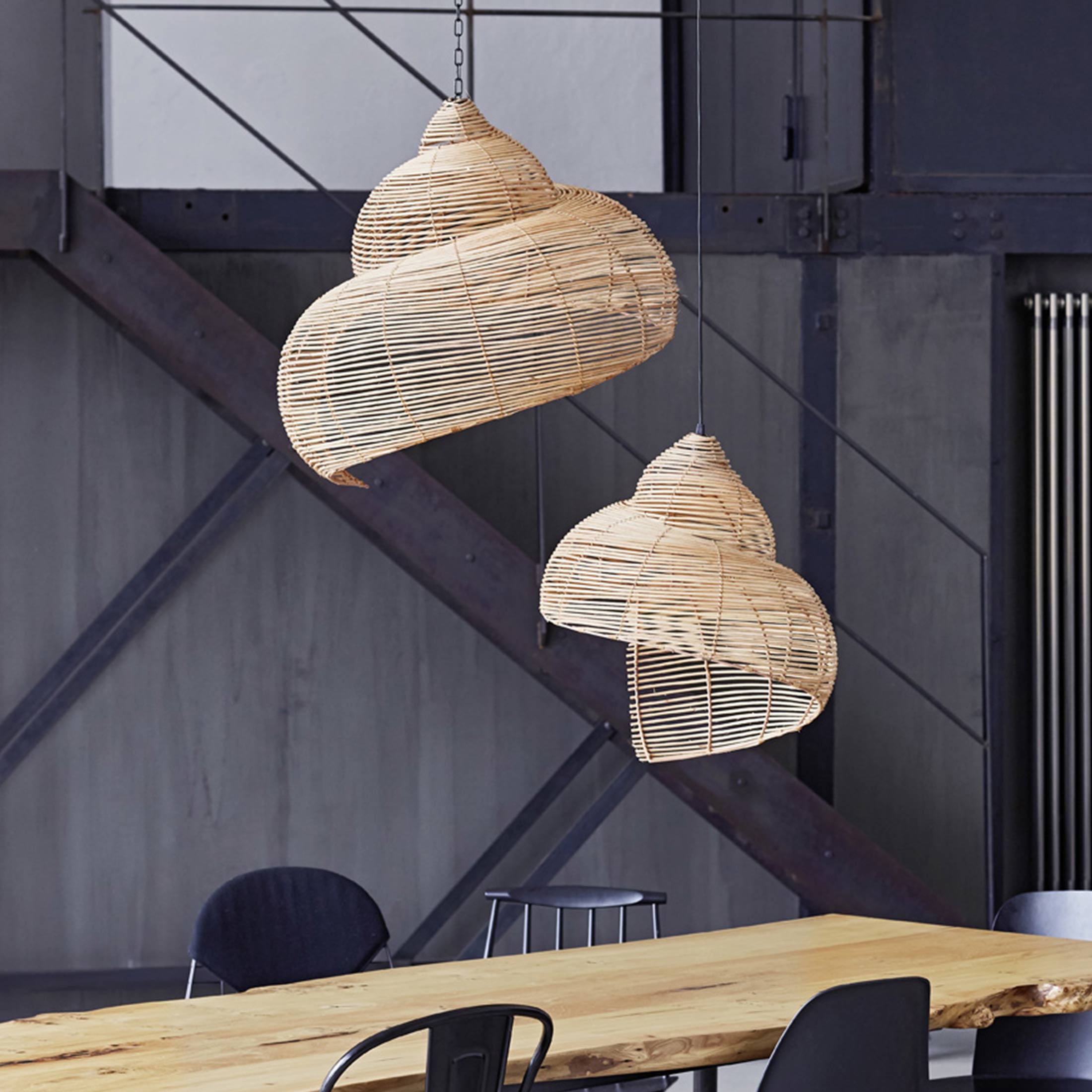 Lampenschirm in Muschelform Rattan Lampe Rattanlampe Rattan Lampenschirm kaufen, Oyster aus Skandinavien in der Form einer Muschel aus Rattan, von Liv Interior. 2er Set Hängelampen im maritimen Wohnstil im Soulbirdee Lampenshop