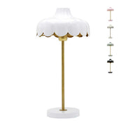 Landhaus Tischlampe in Blumenform in vielen Farben | Nachttischlampe Wells | Marke PR Home | Skandinavische Lampe | Lampe kaufen | Soulbirdee Lampenshop Tischlampe Wells von PR Home Tischlampe aus Metall, 5 Farben, Lampenschirm innen Gold